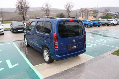 Opel Combo  1.5D ULTİMATE  2023 Model Otomatik Vites
