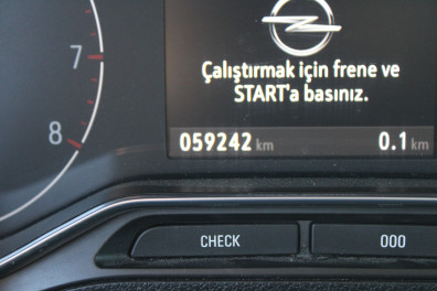 Opel Combo  1.5D ULTİMATE  2023 Model Otomatik Vites