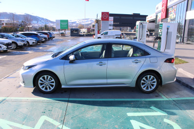 Toyota Corolla 1.5 DREAM 2023 Model Otomatik Vites