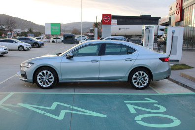 Skoda Superb  1.5 MHEV PRESTİGE  2025 Model Otomatik Vites
