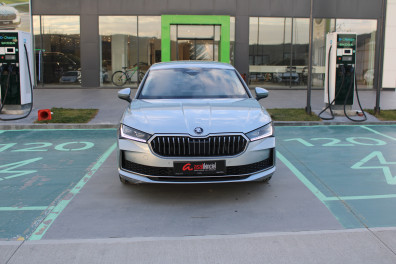 Skoda Superb  1.5 MHEV PRESTİGE  2025 Model Otomatik Vites