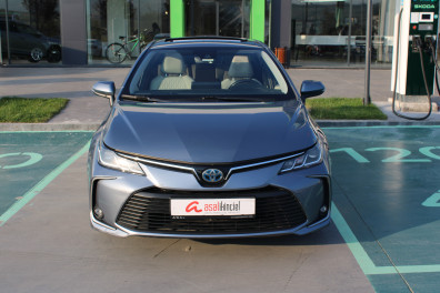 Toyota Corolla 1.8 HYBRİD FLAME X-PACK  2019 Model Otomatik Vites
