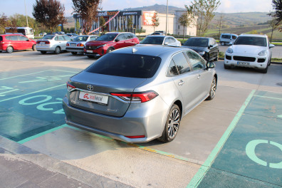 Toyota Corolla 1.8 HYBRİD FLAME X-PACK  2019 Model Otomatik Vites
