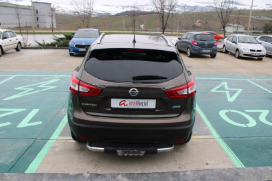 Nissan Qashqai 1.5DCİ BLACK PREMİUM 2014 Model Düz Vites