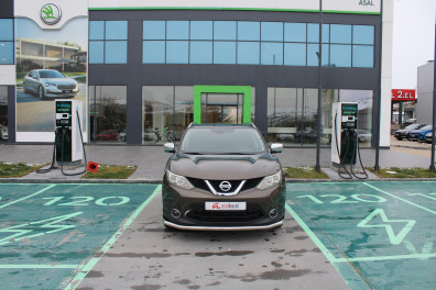 Nissan Qashqai 1.5DCİ BLACK PREMİUM 2014 Model Düz Vites