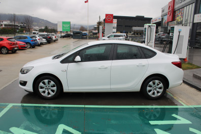 Opel Astra 1.4 T EDİTİON PLUS  2019 Model Düz Vites