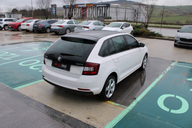 Skoda Rapid 1.4TDİ STYLE CAM TAVAN 2016 Model Otomatik Vites