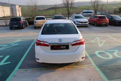 Toyota Corolla 1.6 LPG TOUCH 2015 Model Düz Vites