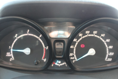 Ford  Tourneo  COURİER 1.5TDCİ TREND 2018 Model Düz Vites