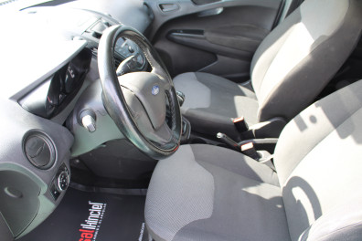 Ford  Tourneo  COURİER 1.5TDCİ TREND 2018 Model Düz Vites