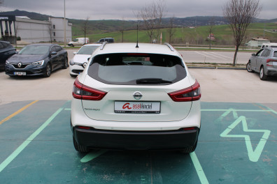 Nissan Qashqai 1.6DCİ TEKNA 4X4  2018 Model Düz Vites