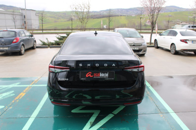 Skoda Superb 1.5 MHEV ELİTE 2024 Model Otomatik Vites