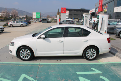 Skoda Octavia 1.6TDİ STYLE CR 2016 Model Otomatik Vites