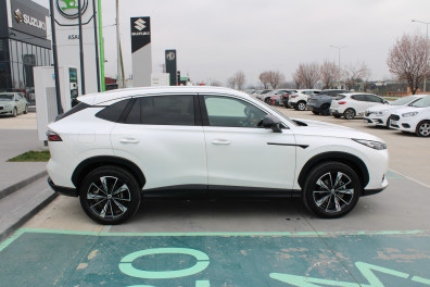 MG HS  1.5 T-GDİ LUXURY 2024 Model Otomatik Vites