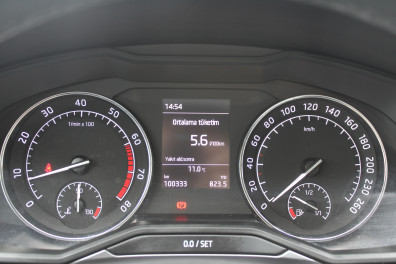 Skoda Superb 1.5TSİ COMFORT 2019 Model Düz Vites