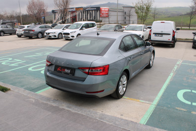 Skoda Superb 1.5TSİ COMFORT 2019 Model Düz Vites