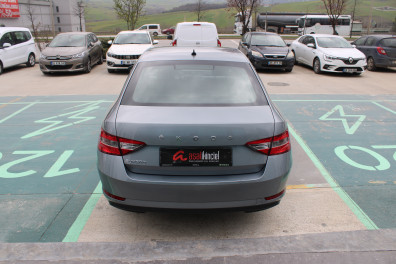 Skoda Superb 1.5TSİ COMFORT 2019 Model Düz Vites