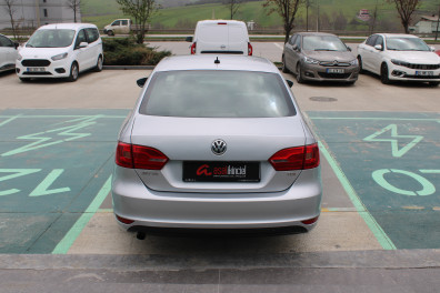 Volkswagen Jetta 1.6 TDİ TRENDLİNE 2014 Model Düz Vites