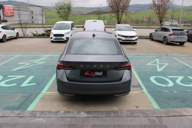 Skoda Octavia 1.5 MHEV PREMİUM 2025 Model Otomatik Vites