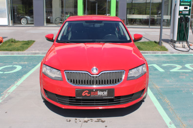 Skoda Octavia 1.6TDİ AMBİTİON 2015 Model Düz Vites
