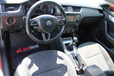 Skoda Octavia 1.6TDİ AMBİTİON 2015 Model Düz Vites