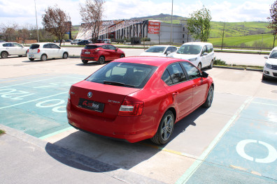 Skoda Octavia 1.6TDİ AMBİTİON 2015 Model Düz Vites
