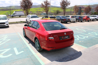 Skoda Octavia 1.6TDİ AMBİTİON 2015 Model Düz Vites