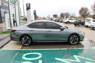 Skoda Superb E-SPORTLİNE 2025 Model Otomatik Vites