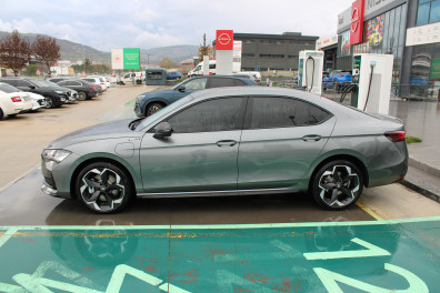 Skoda Superb E-SPORTLİNE 2025 Model Otomatik Vites