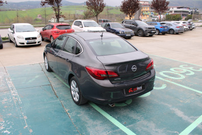Opel Astra 1.6 LPG EDİTİON 2015 Model Düz Vites