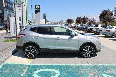 Nissan Qashqai 1.6DCİ BLACK EDİTİO 2017 Model Otomatik Vites