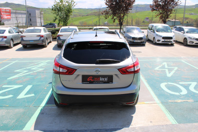 Nissan Qashqai 1.6DCİ BLACK EDİTİO 2017 Model Otomatik Vites