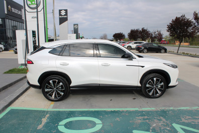 MG HS 1.5 T-GDİ LUXURY 2024 Model Otomatik Vites