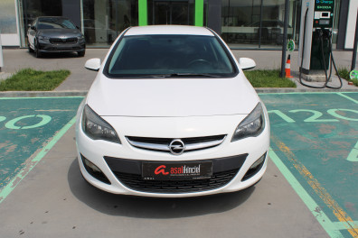 Opel Astra 1.6CDTİ DESİNG 2017 Model Otomatik Vites