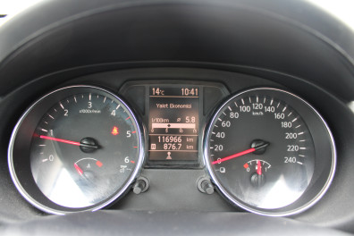 Nissan Qashqai 1.5DCİ TEKNA PACK 2012 Model Düz Vites