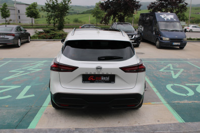Nissan Qashqai 1.3DIG-T SKYPACK 4X4 AT 2022 Model Otomatik Vites