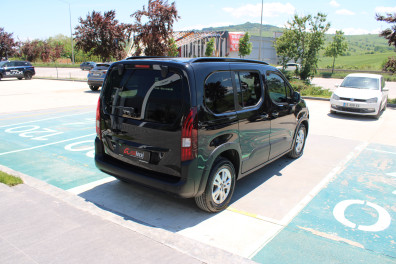 Peugeot Rifter  1.5 ALLURE 2025 Model Otomatik Vites