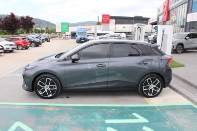 MG MG4 64 KWSA LUXURY 2023 Model Otomatik Vites