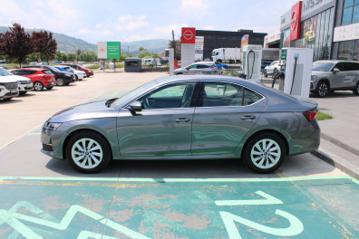 Skoda Octavia 1.5 MHEV PREMİUM 2025 Model Otomatik Vites