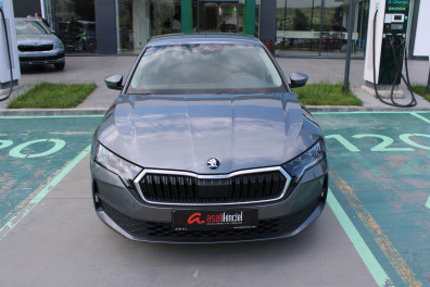 Skoda Octavia  1.5 MHEV ELİTE 2025 Model Otomatik Vites