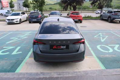 Skoda Octavia  1.5 MHEV ELİTE 2025 Model Otomatik Vites