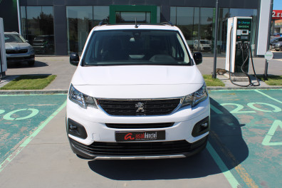 Peugeot Rifter 1.5 ALLURE 2022 Model Düz Vites