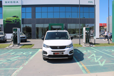 Peugeot Rifter 1.5 ALLURE 2022 Model Düz Vites