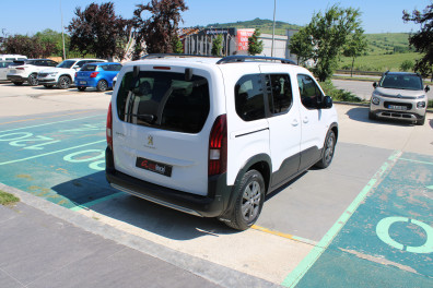 Peugeot Rifter 1.5 ALLURE 2022 Model Düz Vites
