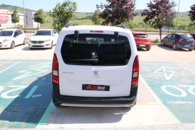 Peugeot Rifter 1.5 ALLURE 2022 Model Düz Vites