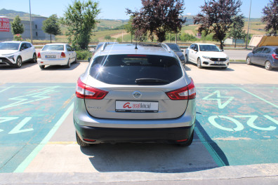 Nissan Qashqai 1.6DCİ BLACK EDİTİO 2017 Model Otomatik Vites