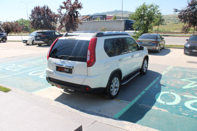 Nissan X-Trail  2.0DCİ PLATİNUM 4X4  2011 Model Otomatik Vites