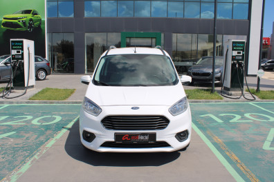 Ford  Tourneo COURİER 1.5TDCİ TİTANİUM 2019 Model Düz Vites