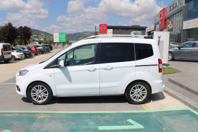 Ford  Tourneo COURİER 1.5TDCİ TİTANİUM 2019 Model Düz Vites