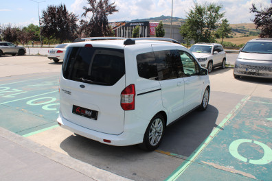 Ford  Tourneo COURİER 1.5TDCİ TİTANİUM 2019 Model Düz Vites